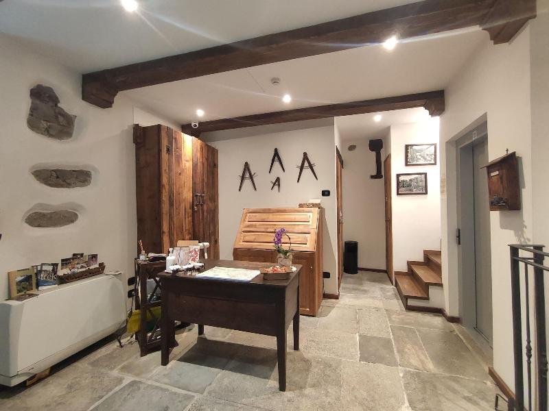 Nicomat Rooms - Lobi