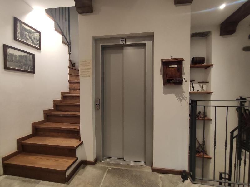 Nicomat Rooms - Lobi