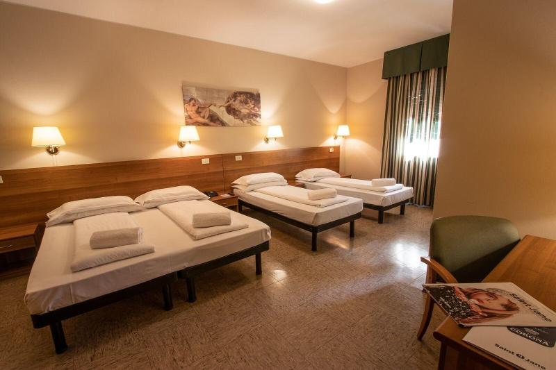 Hotel Corona - Oda
