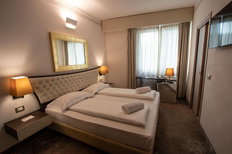 Hotel Corona - Oda