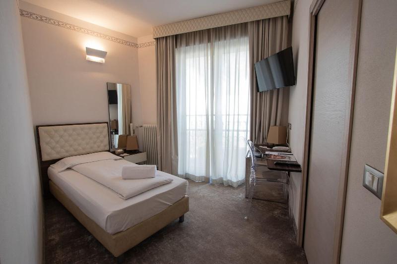 Hotel Corona - Oda