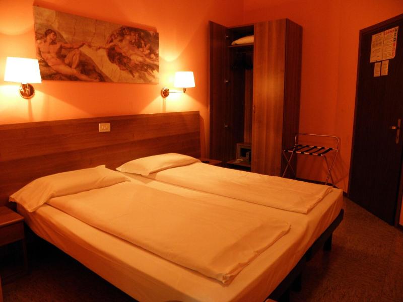 Hotel Corona - Oda