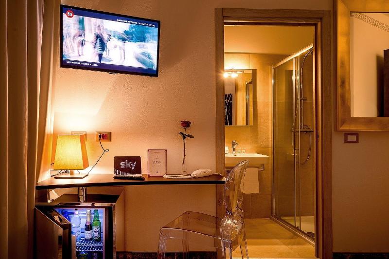 Hotel Corona - Oda