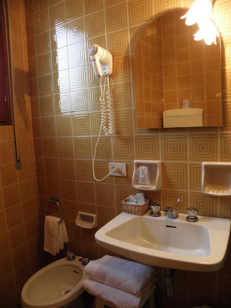 Hotel Corona - Oda
