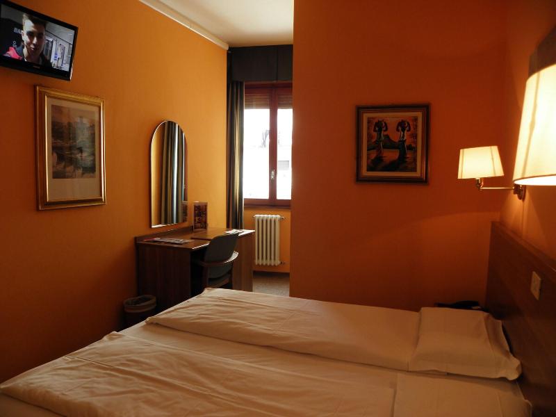 Hotel Corona - Oda