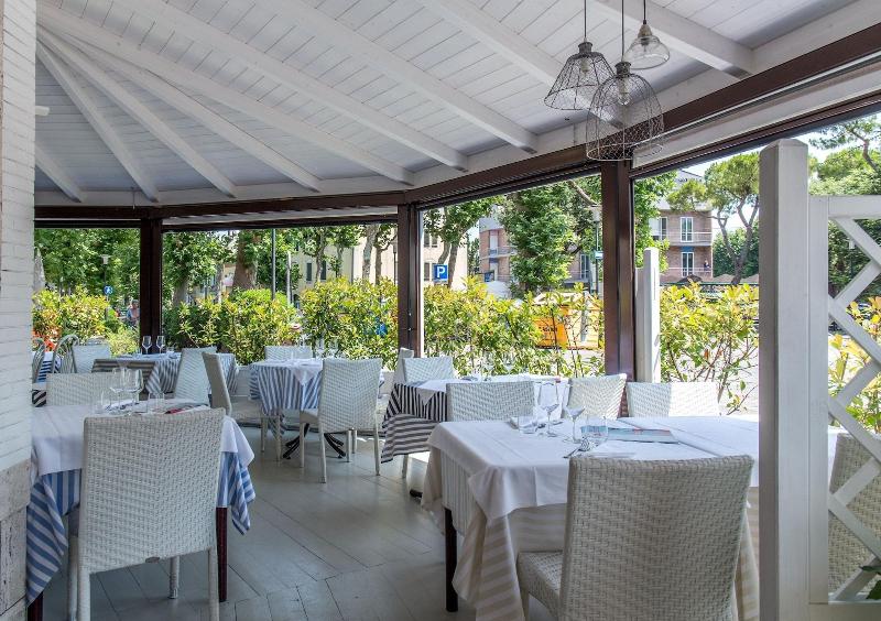 Hotel De La Ville - Restoran