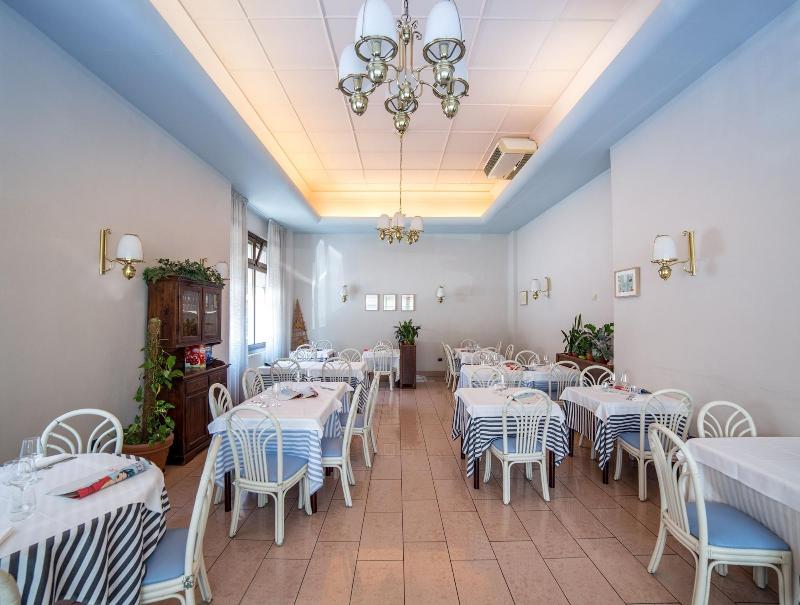 Hotel De La Ville - Restoran
