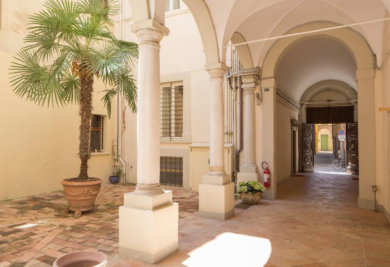 Palazzo Rotati - Lobi