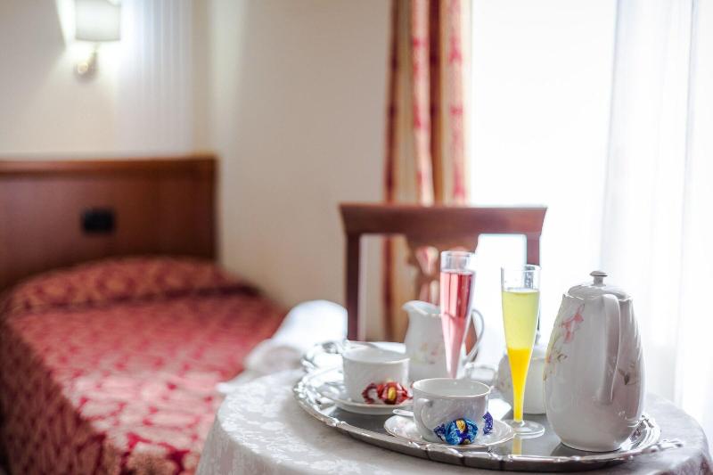 Hotel Suite Caesar - Restoran