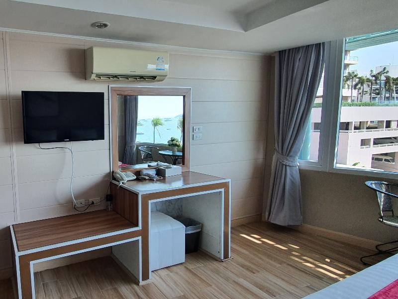 The Beach Front Resort Pattaya - Oda