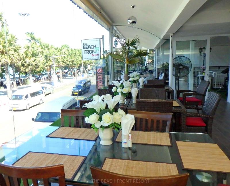 The Beach Front Resort Pattaya - Restoran