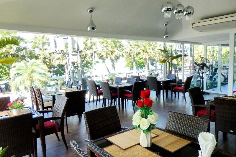 The Beach Front Resort Pattaya - Restoran