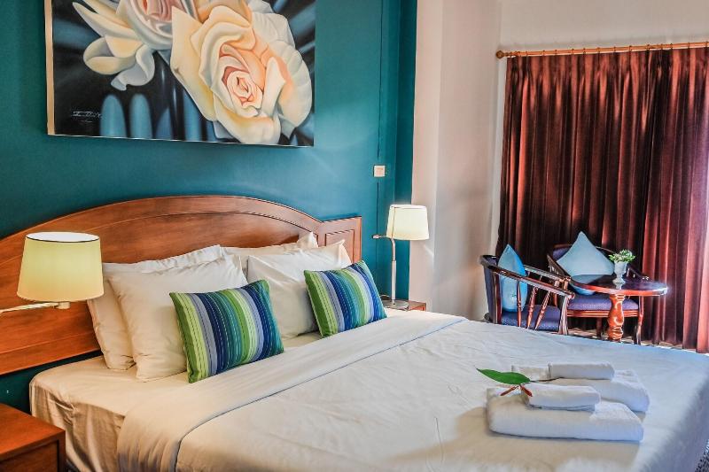Sugar Inn Phuket - Oda