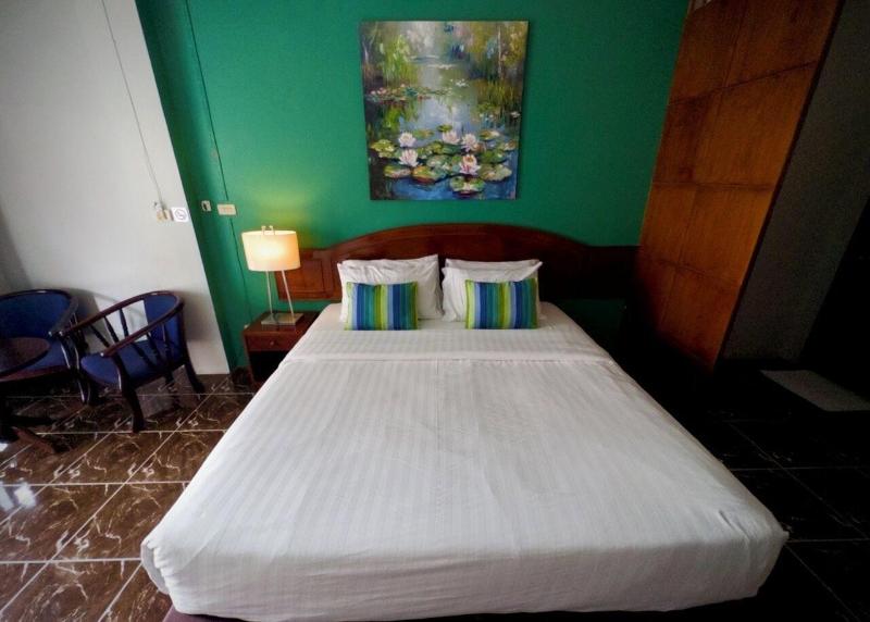 Sugar Inn Phuket - Oda