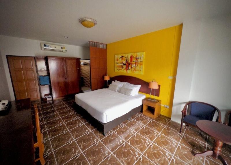 Sugar Inn Phuket - Oda