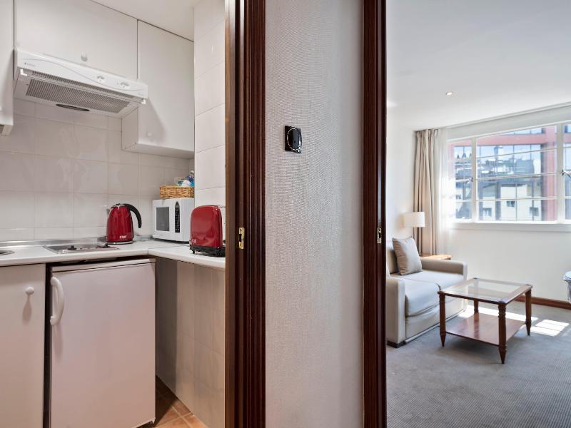 Melia White House Apartments - Genel