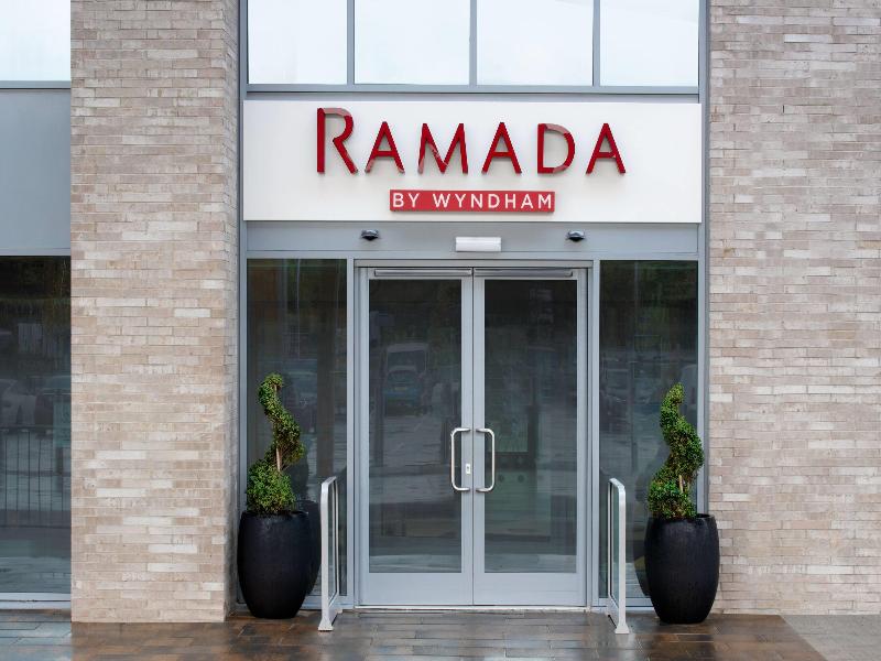 Ramada by Wyndham Leeds East - Genel