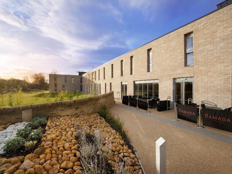 Ramada by Wyndham Leeds East - Genel