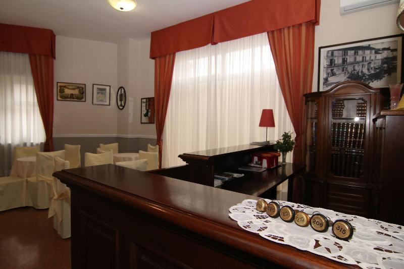 Hotel Ristorante Vittoria - Lobi