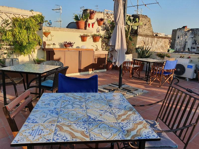 Spanish Palace Rooms, Apartment & Terrace - Restoran