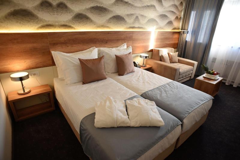Santiny Hotel & Restaurant - Genel