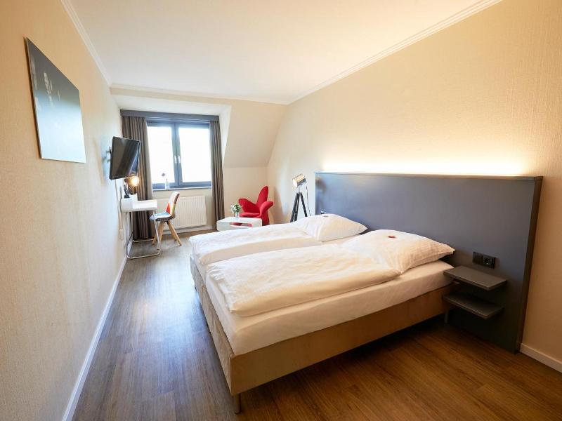 Kino - Hotel Meyer - Genel
