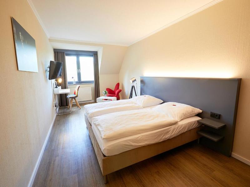 Kino - Hotel Meyer - Genel