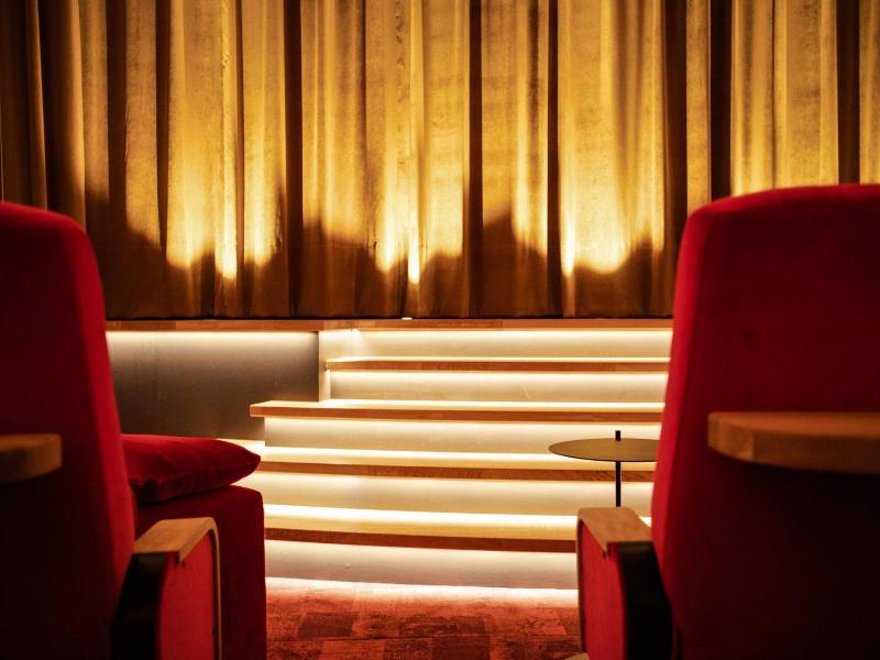 Kino - Hotel Meyer - Genel