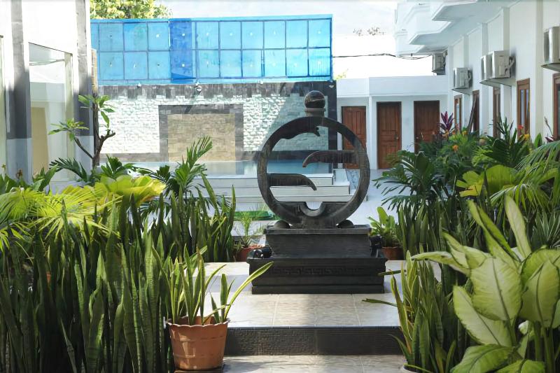 Sylvia Hotel Maumere - Genel