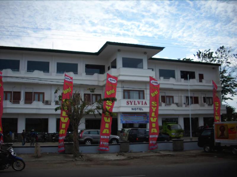 Sylvia Hotel Maumere - Genel