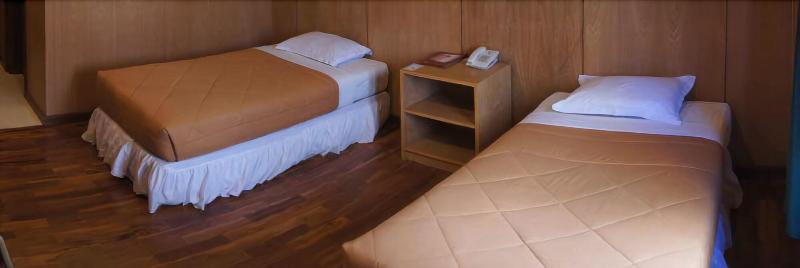 Sylvia Hotel Maumere - Oda