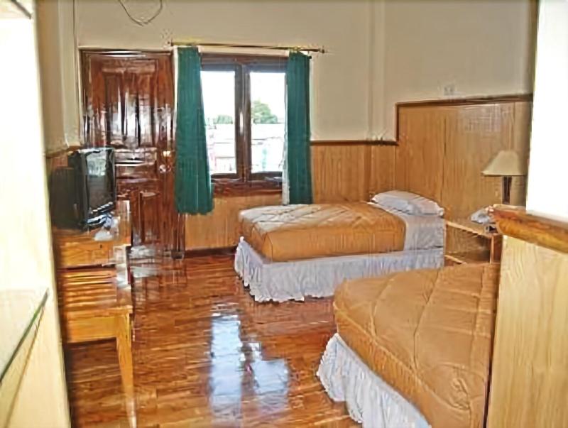 Sylvia Hotel Maumere - Oda