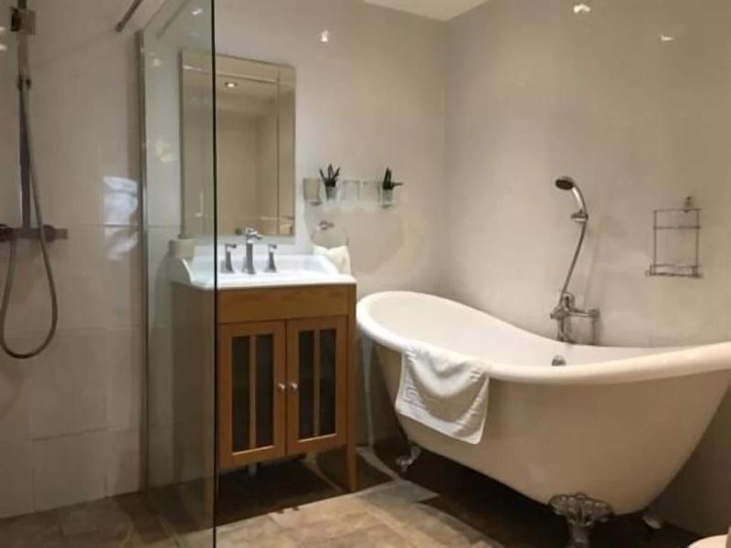 Stoneleigh Barn Bed And Breakfast - Oda