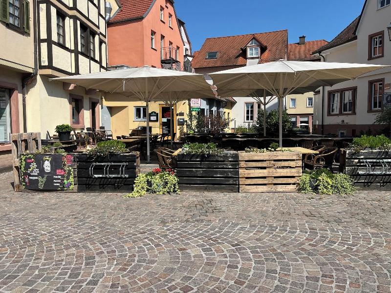 La Flamme Wertheim Garni - Genel