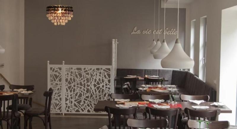 La Flamme Wertheim Garni - Restoran