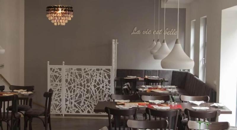 La Flamme Wertheim Garni - Restoran