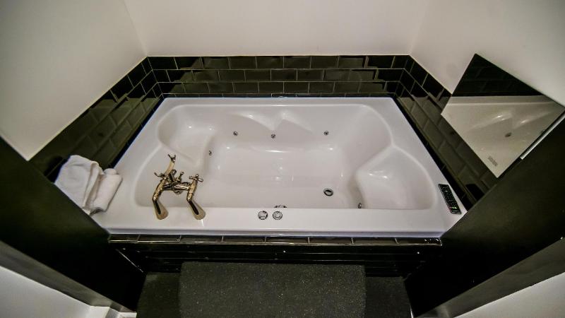 Gray Manor Hotel - Oda