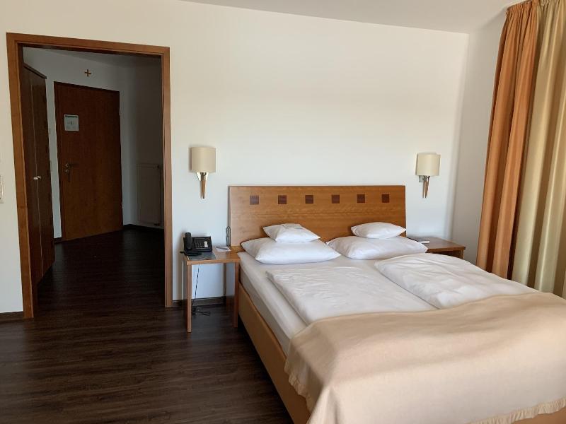 Seehotel Niedernberg - Das Dorf am See - Oda