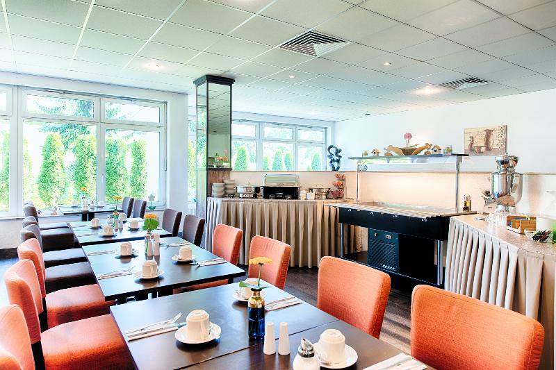 Achat Hotel Stuttgart Zuffenhausen - Restoran