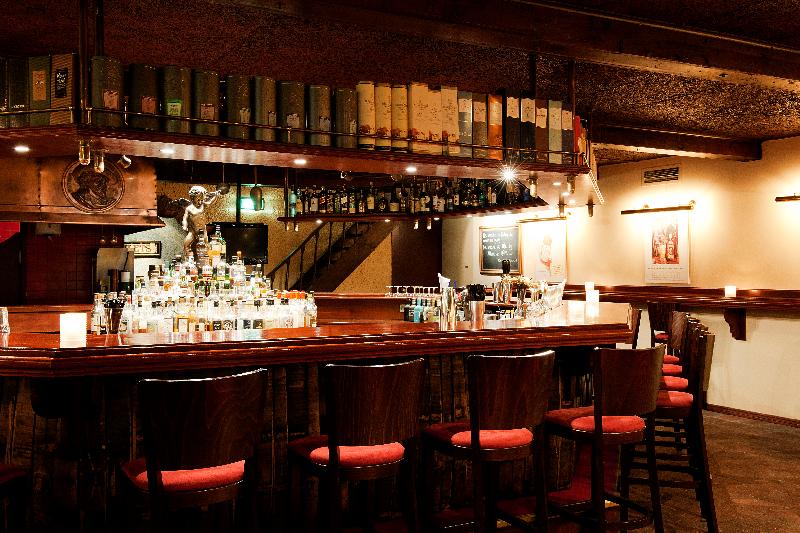 Carlton Ambassador - Bar