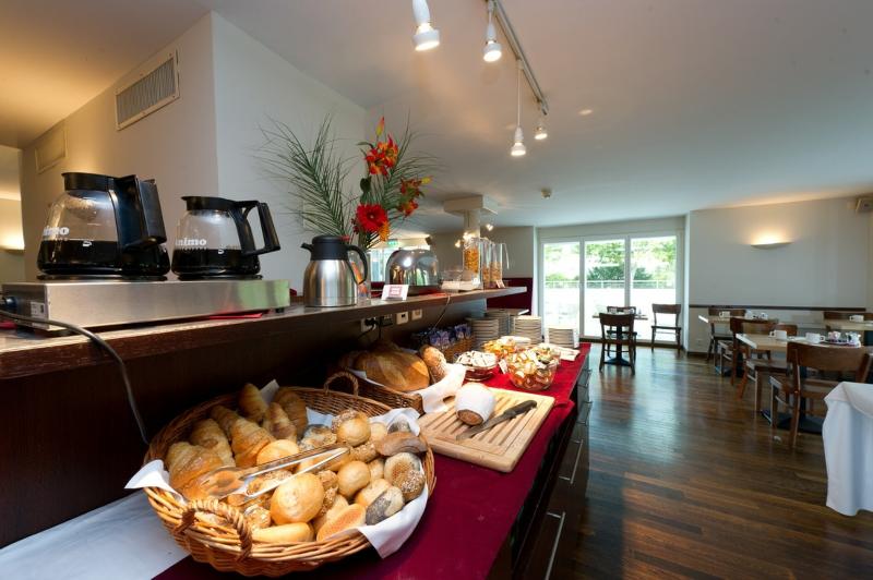 Apart-Hotel Zurich Airport - Restoran