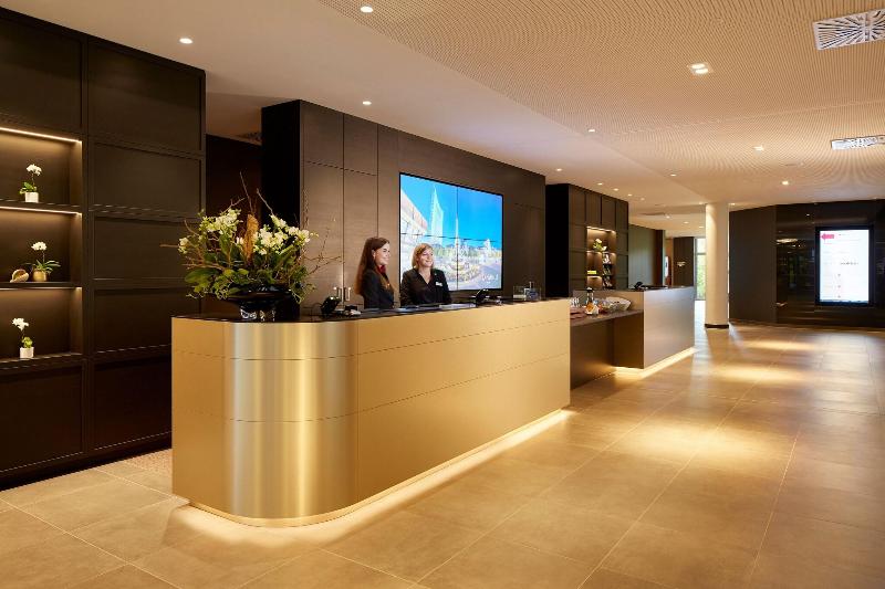 H4 Hotel Leipzig - Lobi