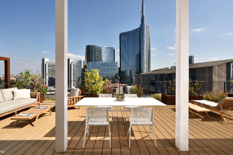 Milano Verticale | UNA Esperienze - Oda