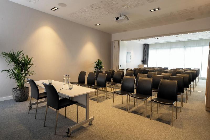 INNSIDE by Melia Liverpool - Lobi