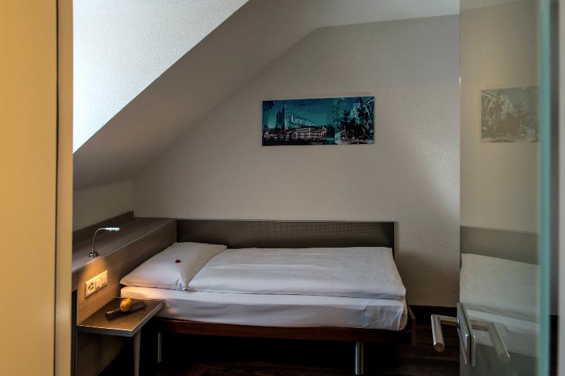 Hotel Alexander - Oda