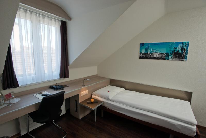 Hotel Alexander - Oda