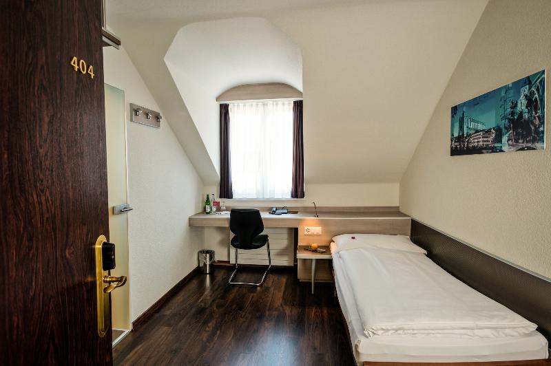 Hotel Alexander - Oda