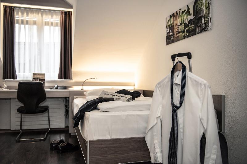 Hotel Alexander - Oda