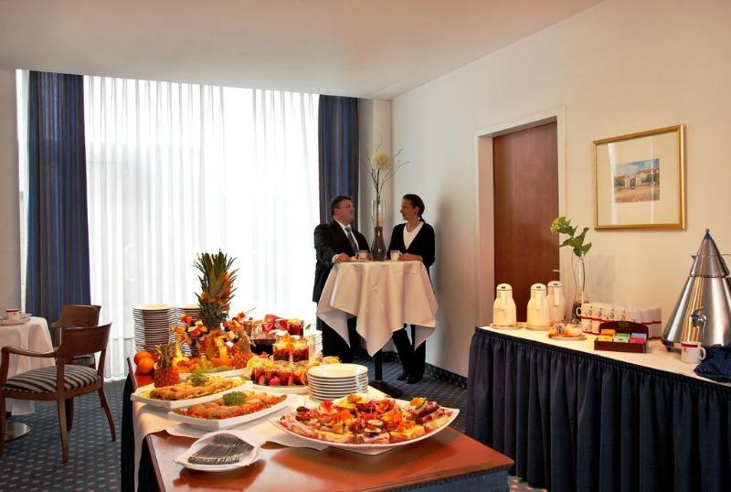H4 Hotel Kassel - Genel