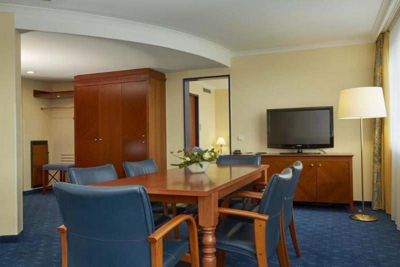 H4 Hotel Kassel - Genel